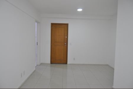 Apartamento para alugar com 67m², 2 quartos e 1 vagaSala