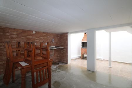 Casa à venda com 112m², 2 quartos e 1 vaga Casa à venda com 112m², 2 quartos e 1 vagaQuintal - Churrasqueira - Area de Serviço