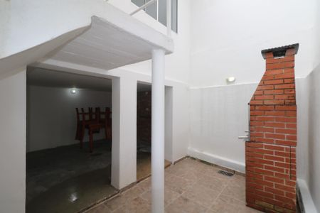 Casa à venda com 112m², 2 quartos e 1 vaga Casa à venda com 112m², 2 quartos e 1 vagaQuintal - Churrasqueira - Area de Serviço