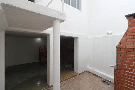 Casa à venda com 112m², 2 quartos e 1 vaga Casa à venda com 112m², 2 quartos e 1 vagaQuintal - Churrasqueira - Area de Serviço