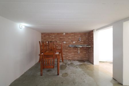 Casa à venda com 112m², 2 quartos e 1 vaga Casa à venda com 112m², 2 quartos e 1 vagaQuintal - Churrasqueira - Area de Serviço