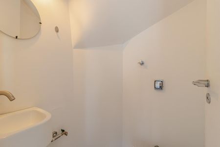 Lavabo de apartamento para alugar com 1 quarto, 60m² em Itaim Bibi, São Paulo