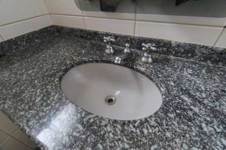 Apartamento à venda com 138m², 3 quartos e 3 vagasBanheiro da Suíte