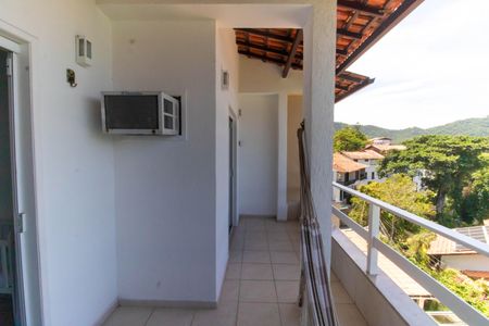 Casa de condomínio à venda com 480m², 5 quartos e 2 vagasVaranda da Suíte 2