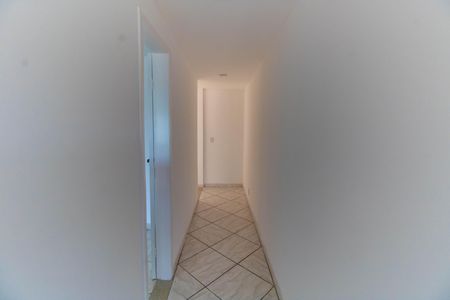 Casa de condomínio à venda com 480m², 5 quartos e 2 vagasCorredor 