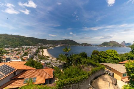 Casa de condomínio à venda com 480m², 5 quartos e 2 vagasVista da Suíte 4