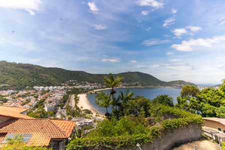 Casa de condomínio à venda com 480m², 5 quartos e 2 vagasVista da Sala