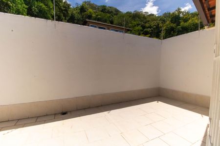 Casa de condomínio à venda com 480m², 5 quartos e 2 vagasVista da Suíte 1