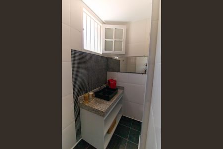 Casa de condomínio à venda com 480m², 5 quartos e 2 vagasLavabo