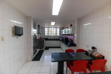 Casa de condomínio à venda com 480m², 5 quartos e 2 vagasCozinha