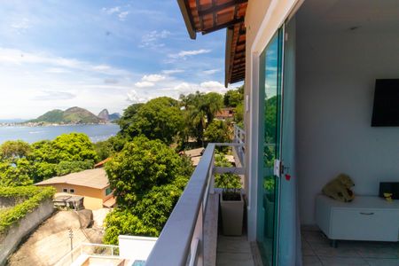 Casa de condomínio à venda com 480m², 5 quartos e 2 vagasVaranda da Suíte 4