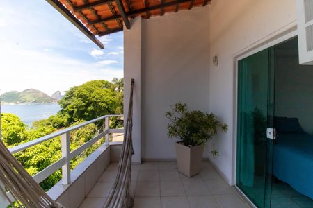 Casa de condomínio à venda com 480m², 5 quartos e 2 vagasVaranda da Suíte 2