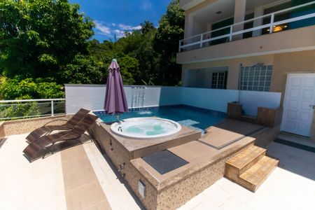 Casa de condomínio à venda com 480m², 5 quartos e 2 vagasÁrea externa