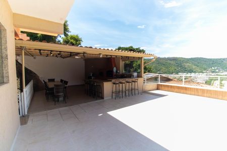 Casa de condomínio à venda com 480m², 5 quartos e 2 vagasÁrea externa