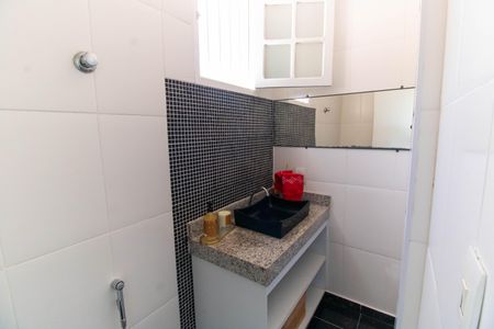 Casa de condomínio à venda com 480m², 5 quartos e 2 vagasLavabo