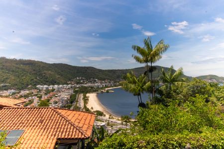 Casa de condomínio à venda com 480m², 5 quartos e 2 vagasVista