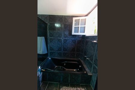 Casa de condomínio à venda com 480m², 5 quartos e 2 vagasBanheiro da Suíte 4