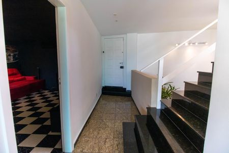 Casa de condomínio à venda com 480m², 5 quartos e 2 vagasHall