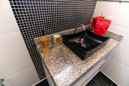 Casa de condomínio à venda com 480m², 5 quartos e 2 vagasLavabo