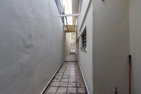 Casa à venda com 120m², 4 quartos e 2 vagasCorredor