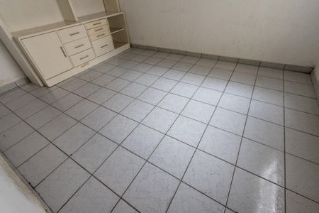 Casa à venda com 120m², 4 quartos e 2 vagasQuarto de Serviço