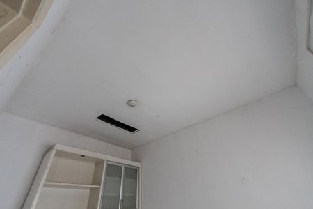 Casa à venda com 120m², 4 quartos e 2 vagasQuarto de Serviço