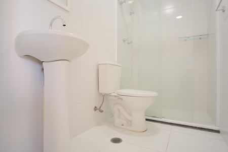 Banheiro de kitnet/studio para alugar com 1 quarto, 27m² em Tatuapé, São Paulo