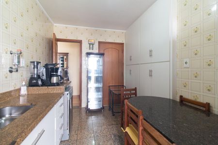 Apartamento para alugar com 100m², 3 quartos e 2 vagas Apartamento para alugar com 100m², 3 quartos e 2 vagasCozinha