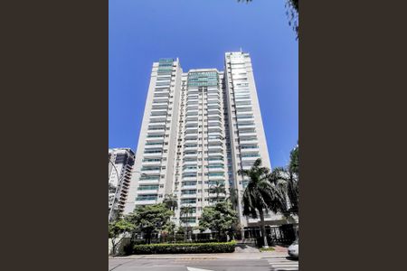 Apartamento à venda com 153m², 2 quartos e 5 vagasFachada