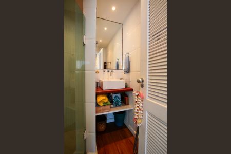 Apartamento à venda com 153m², 2 quartos e 5 vagasBanheiro da Suíte 2