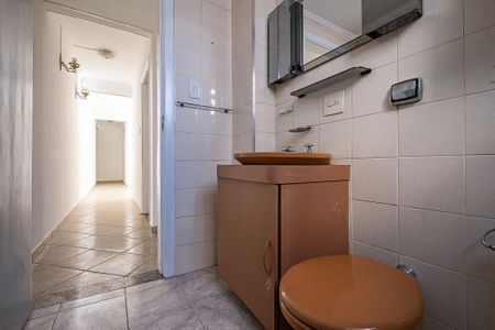 Banheiro de apartamento para alugar com 2 quartos, 65m² em Pinheiros, São Paulo