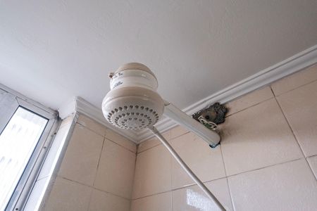 Banheiro de apartamento para alugar com 2 quartos, 65m² em Pinheiros, São Paulo