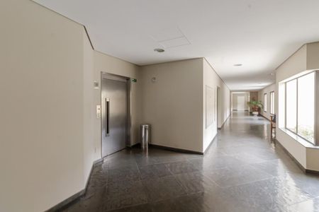 Apartamento para alugar com 40m², 1 quarto e 1 vagaÁrea comum - Hall Social