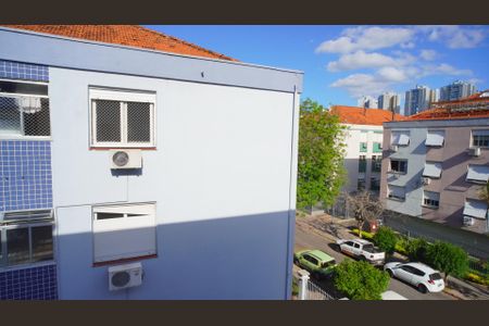 Vista da sala de apartamento para alugar com 1 quarto, 56m² em Vila Ipiranga, Porto Alegre