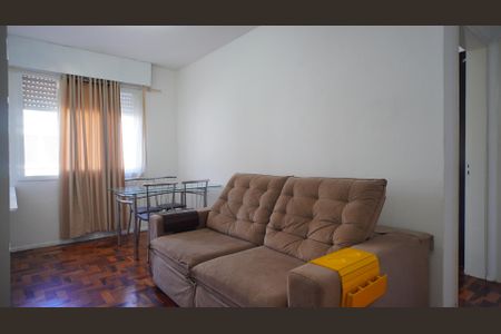 Sala de apartamento para alugar com 1 quarto, 56m² em Vila Ipiranga, Porto Alegre