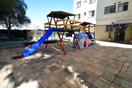 Apartamento para alugar com 60m², 2 quartos e 1 vagaÁrea comum - Playground