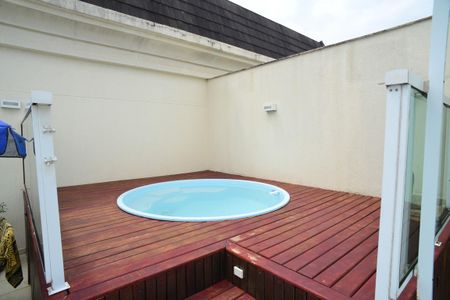 Apartamento à venda com 201m², 2 quartos e 3 vagasPiscina