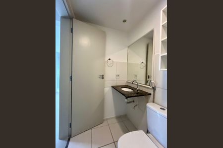 Apartamento para alugar com 57m², 2 quartos e 1 vaga Apartamento para alugar com 57m², 2 quartos e 1 vagaBanheiro da Suíte