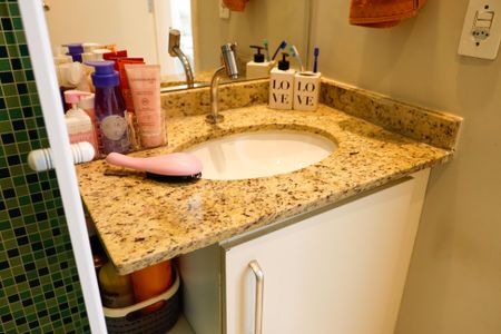 Apartamento à venda com 65m², 3 quartos e 1 vaga Apartamento à venda com 65m², 3 quartos e 1 vagaBanheiro