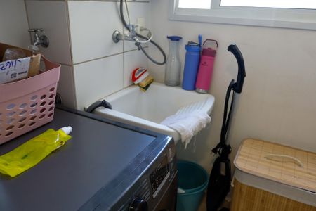 Apartamento à venda com 65m², 3 quartos e 1 vaga Apartamento à venda com 65m², 3 quartos e 1 vagaLavanderia