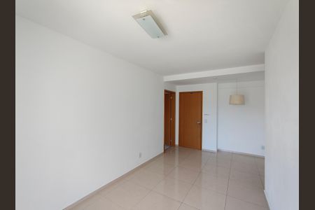 Apartamento à venda com 77m², 3 quartos e 1 vagaSala