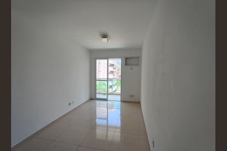 Sala de apartamento para alugar com 3 quartos, 77m² em Taquara, Rio de Janeiro
