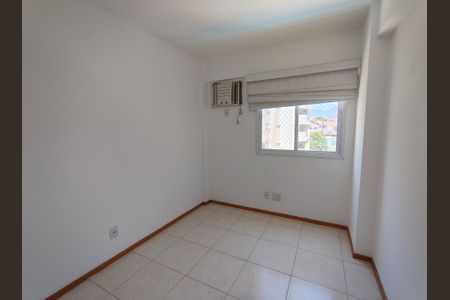 Apartamento à venda com 77m², 3 quartos e 1 vagaQuarto 2