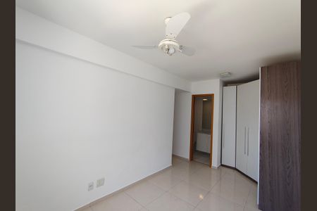 Apartamento à venda com 77m², 3 quartos e 1 vagaSuíte 