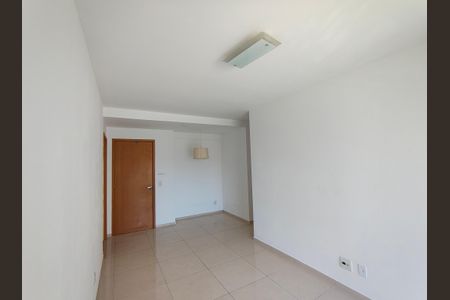 Apartamento à venda com 77m², 3 quartos e 1 vagaSala