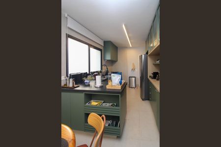 Apartamento à venda com 177m², 4 quartos e 3 vagasCozinha 