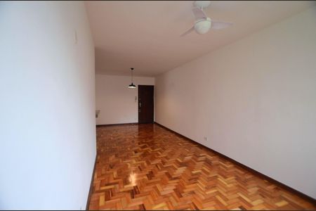 Apartamento à venda com 75m², 2 quartos e 1 vagaSala