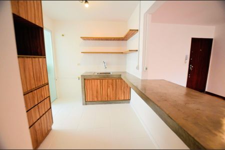Apartamento à venda com 75m², 2 quartos e 1 vagaCozinha