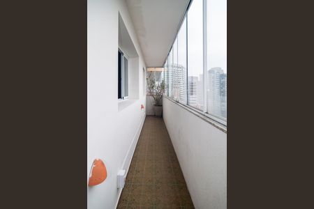 Corredor de apartamento para alugar com 2 quartos, 150m² em Consolação, São Paulo