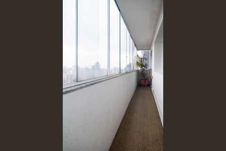 Apartamento para alugar com 150m², 2 quartos e sem vaga Apartamento para alugar com 150m², 2 quartos e sem vagaCorredor